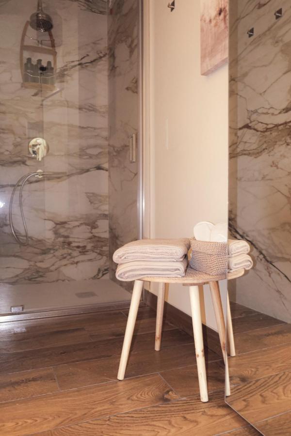 Yenne Apartment *